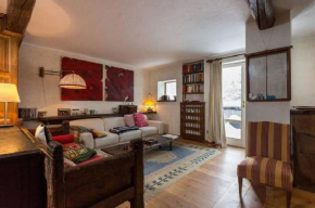 Lovely 5-bedroom apartament with free parking on permises Verrand